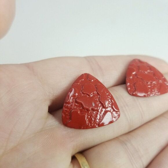 Vintage Red Enamel Triangle Shape Stud Earrings, Textured Surface, Retro 80s - Picture 1 of 7